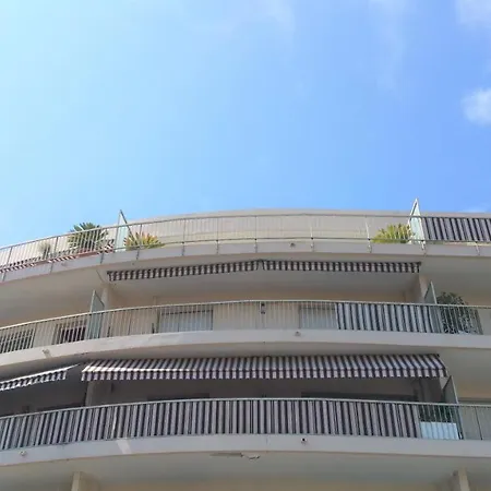 Apartment La Pinede
